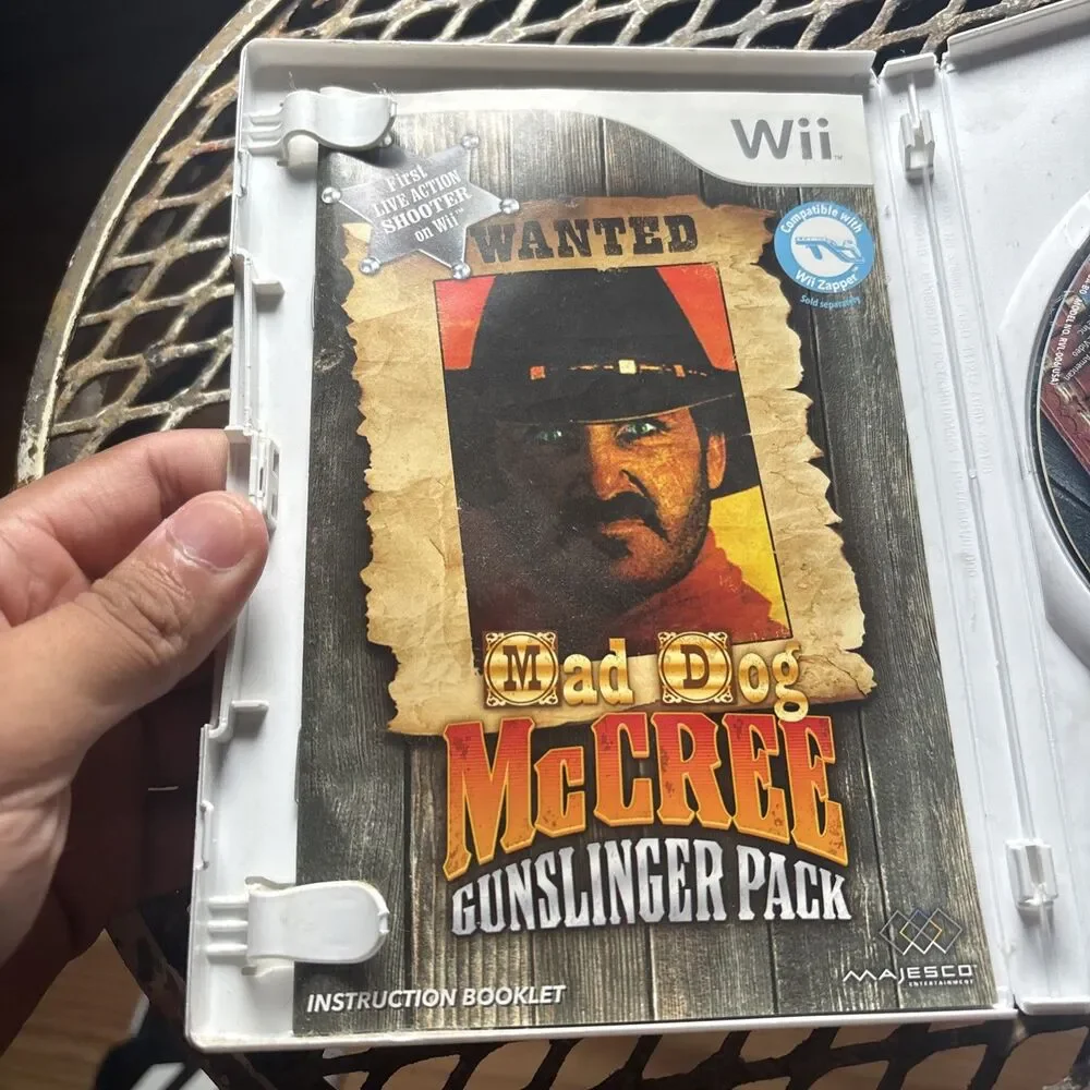 Mad Dog McCree: Gunslinger Pack (Nintendo Wii, 2009) With Manual, Works Great